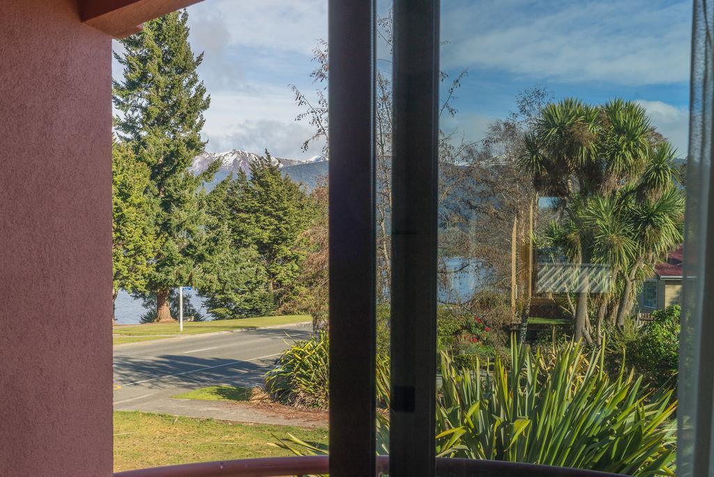 Red Tussock Motel Te Anau Exterior photo