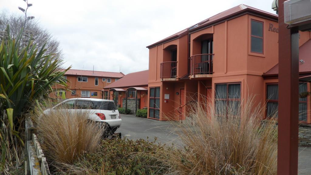 Red Tussock Motel Te Anau Exterior photo