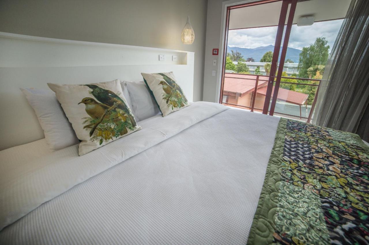 Red Tussock Motel Te Anau Exterior photo